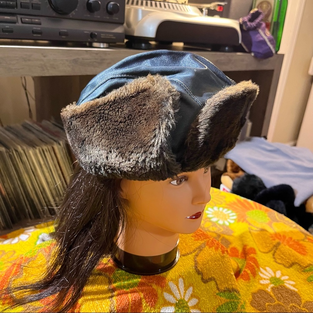Vtg hat
